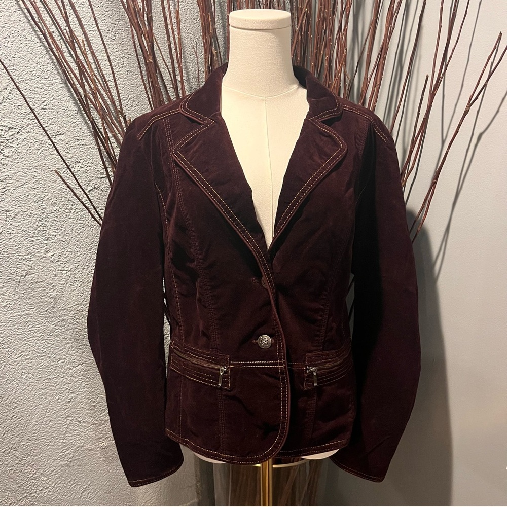 🌺CHICO’S BURGUNDY VELVETEEN TAILORED BLAZER SIZE MEDIUM🌺